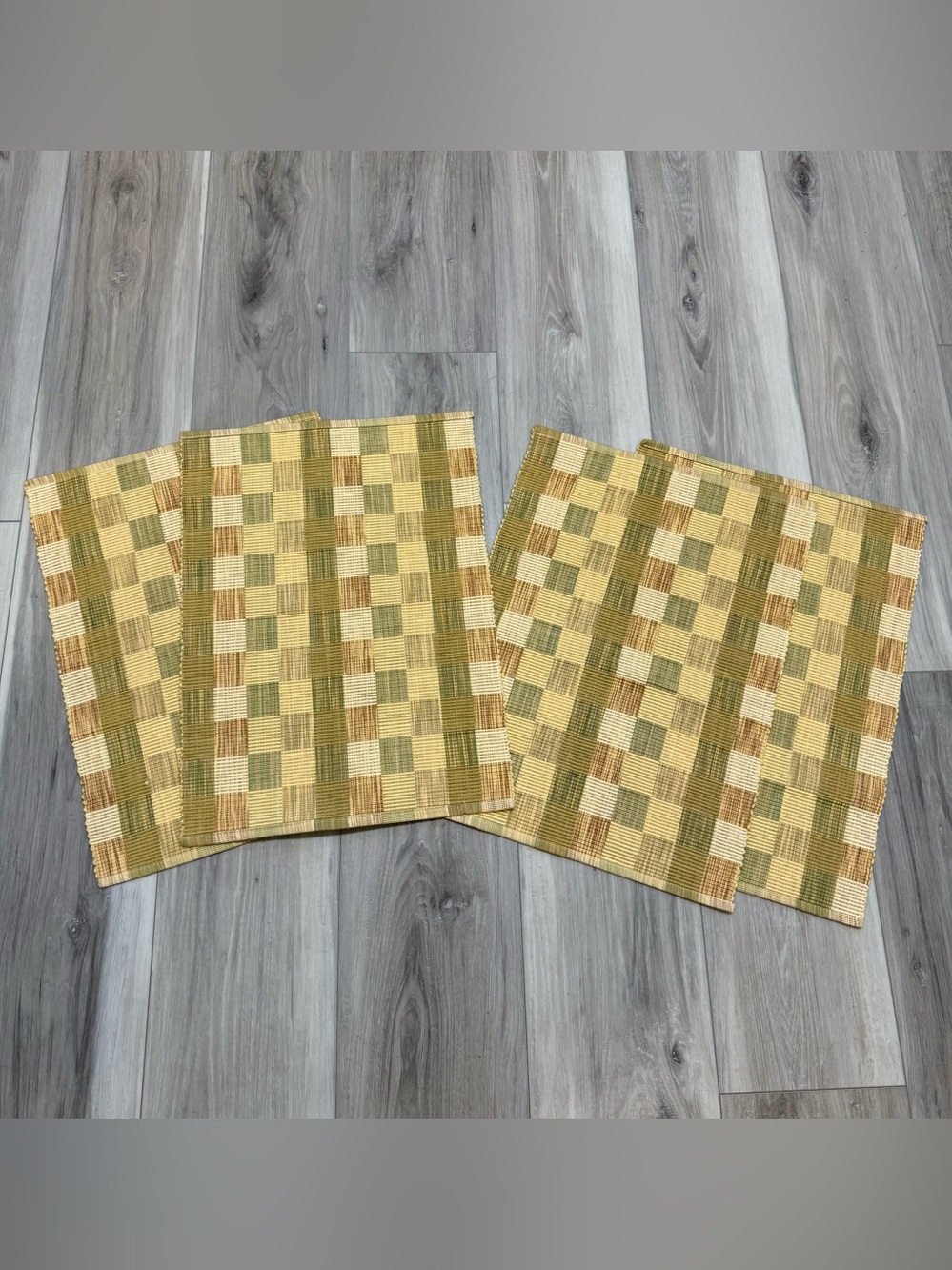 Four Woven Check Placemats Set in light yellow, Beige and Olive